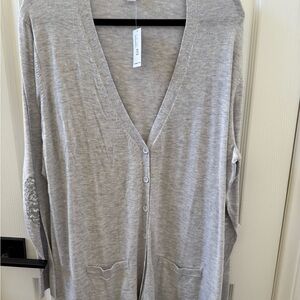 Old Navy Light Gray V-Neck Sweater